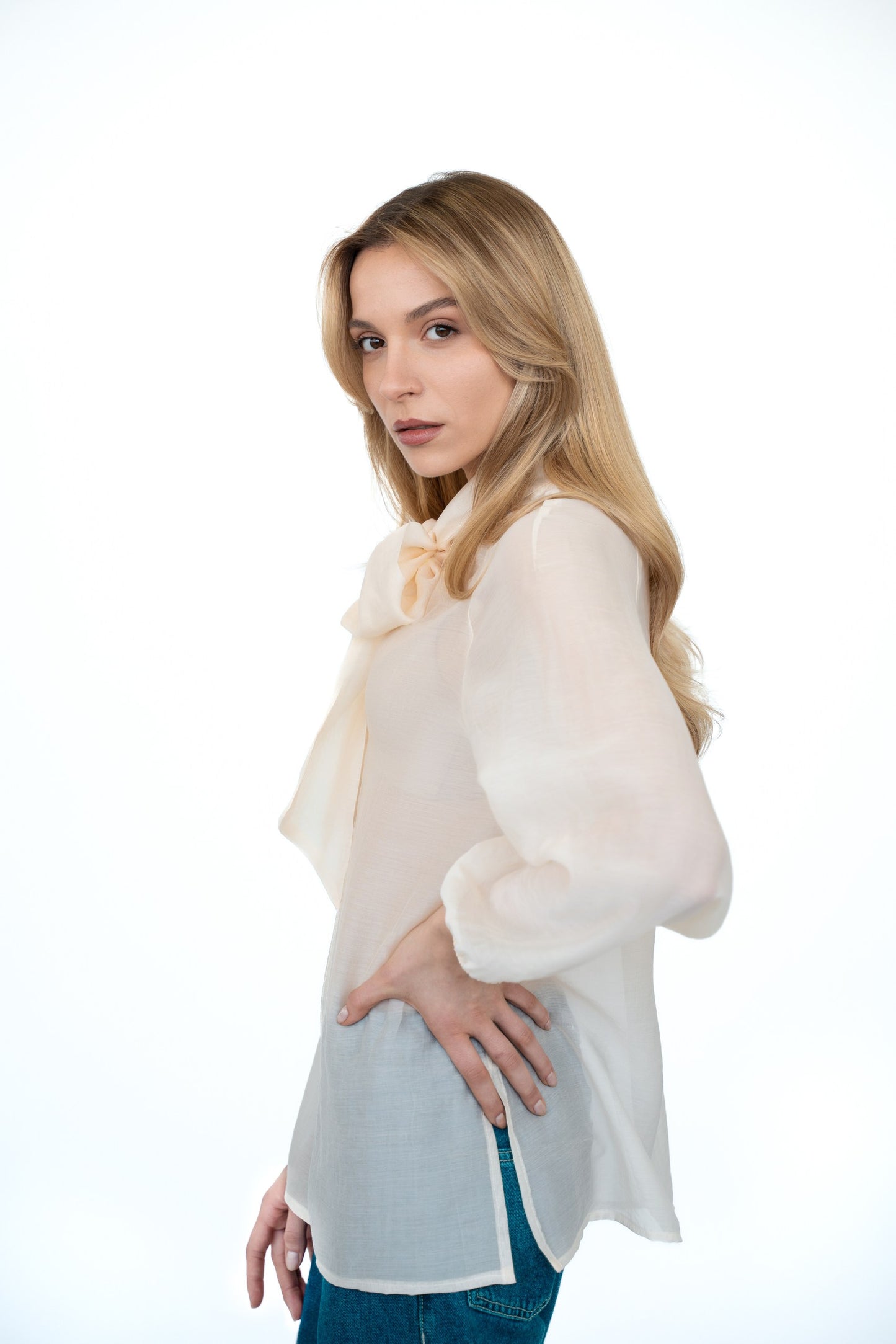 CAMICIA CON FIOCCO