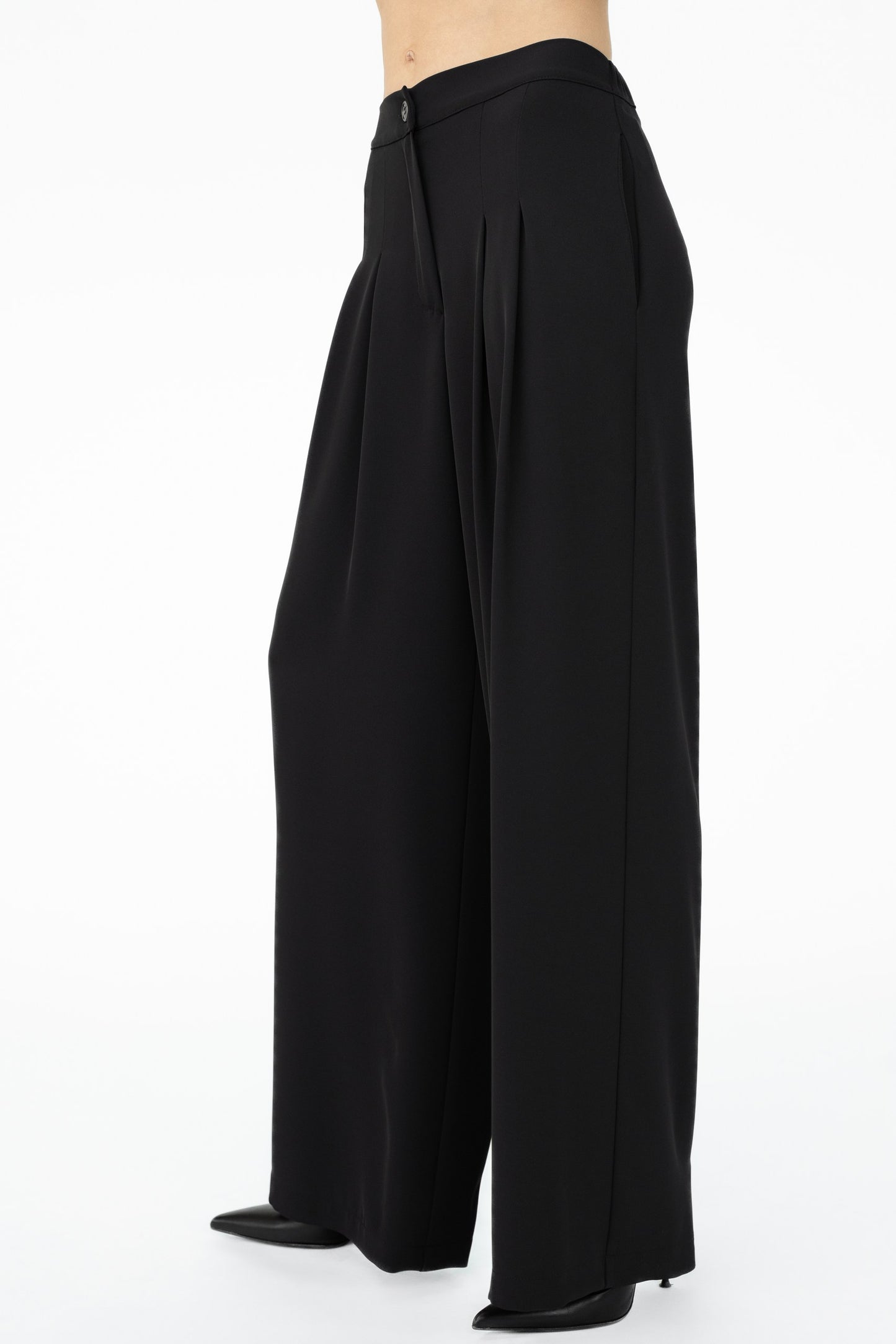 PANTALONE AMPIO CON PINCES