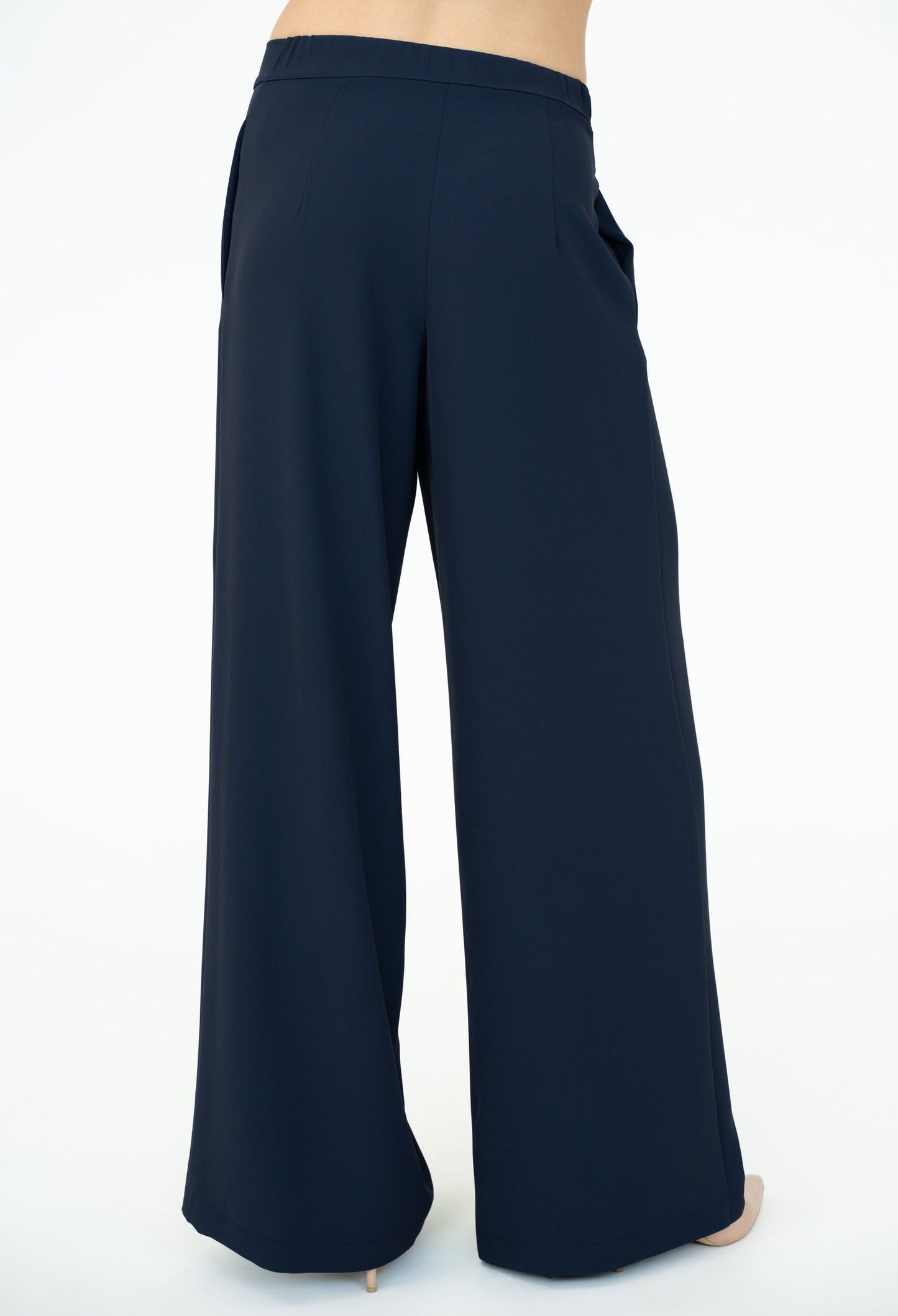 PANTALONE AMPIO CON PINCES