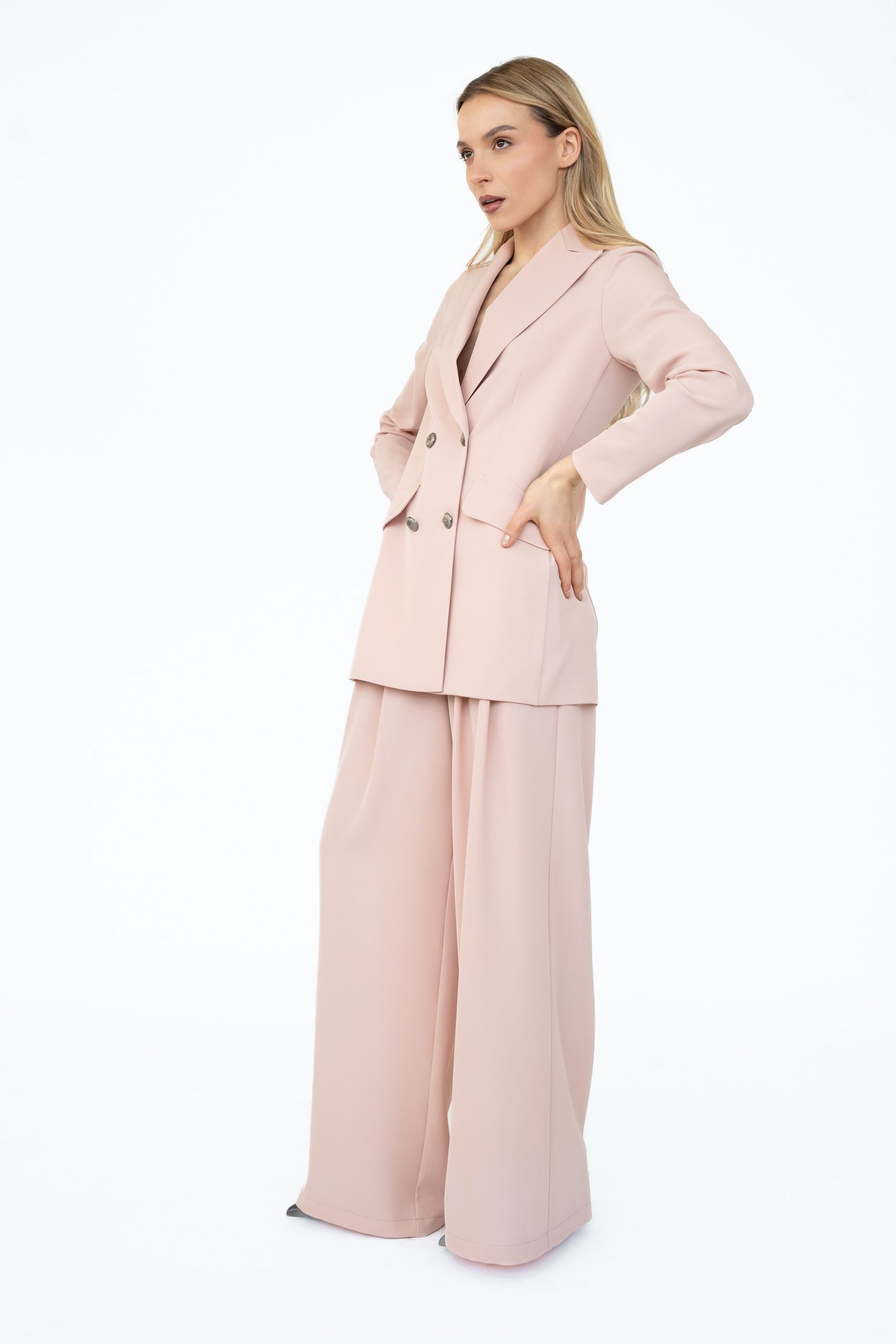 PANTALONE AMPIO CON PINCES