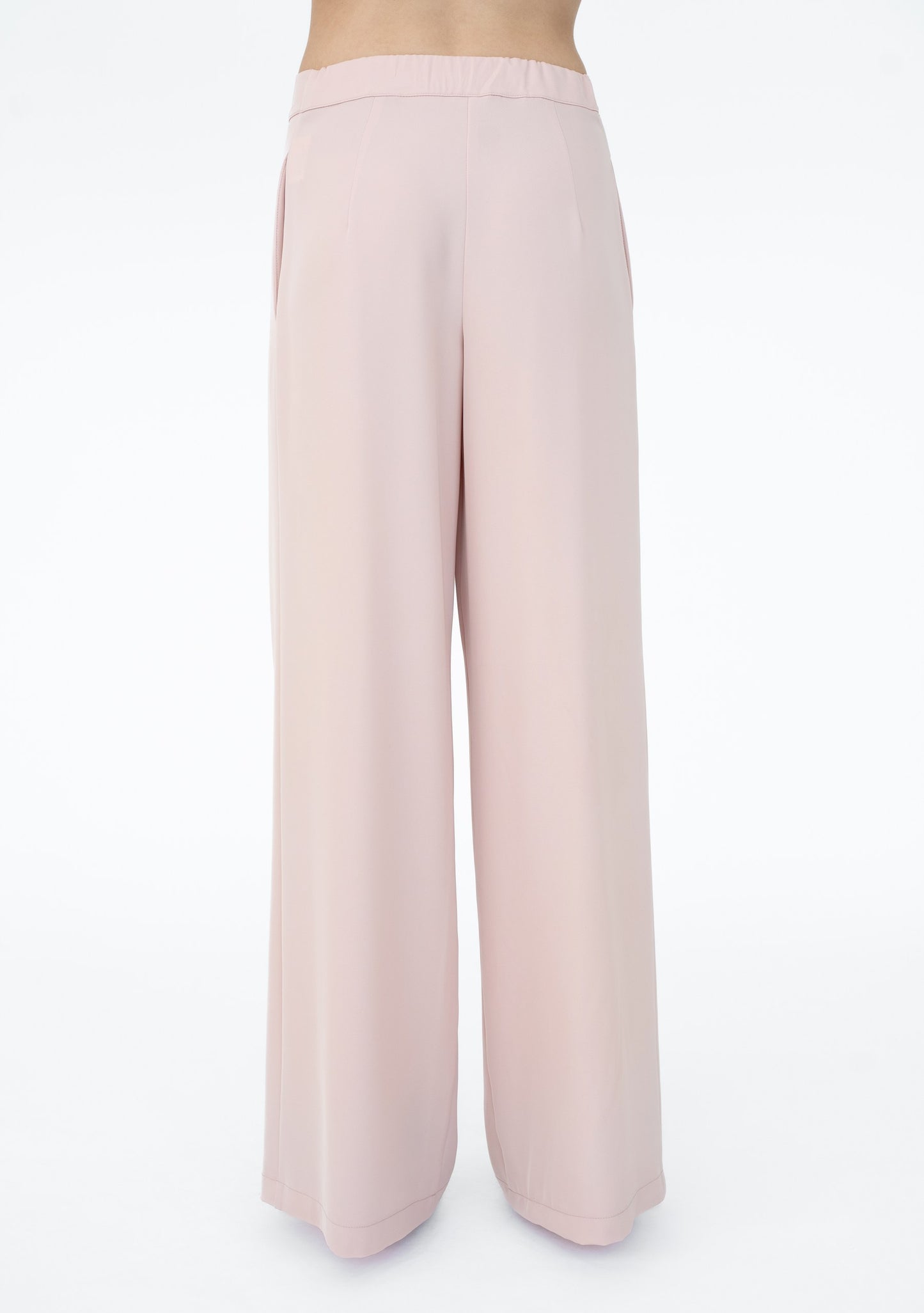 PANTALONE AMPIO CON PINCES
