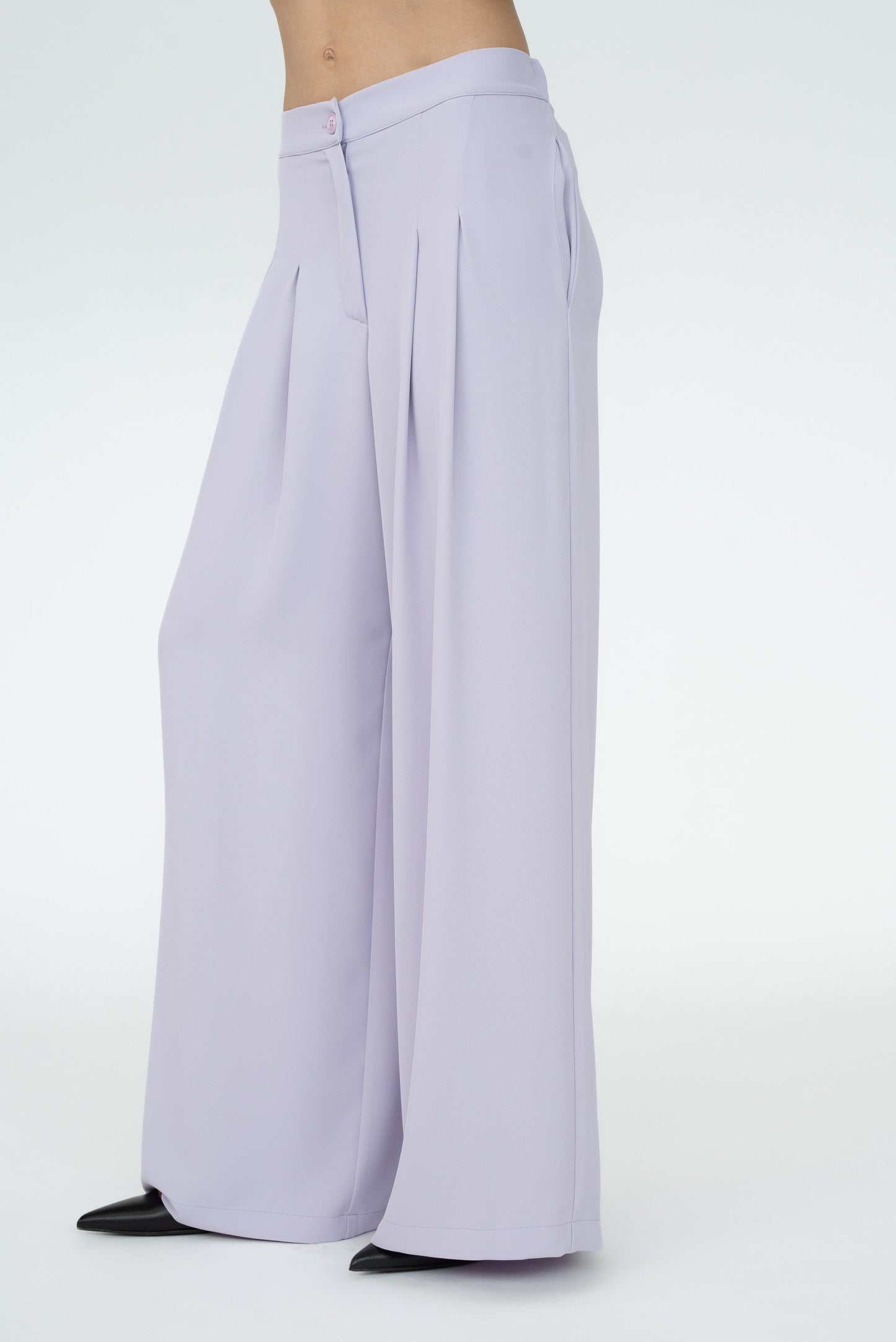 PANTALONE AMPIO CON PINCES