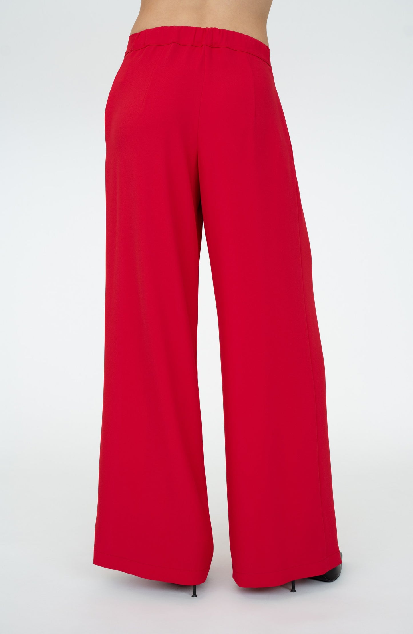 PANTALONE AMPIO CON PINCES