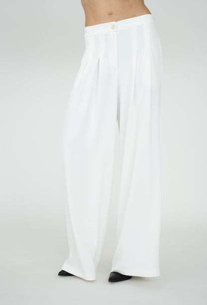 PANTALONE AMPIO CON PINCES