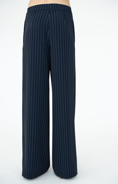 PANTALONE AMPIO CON PINCES GESSATO