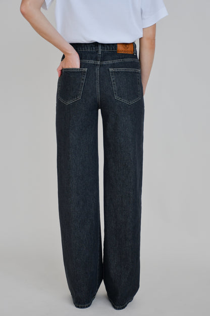 JEANS A PALAZZO TRIESTE