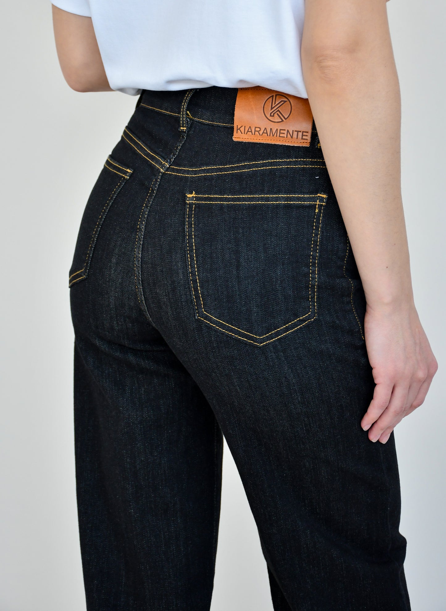 JEANS A PALAZZO SONDRIO