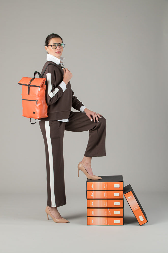 TUTA IN MODAL CON BANDA