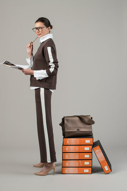 TUTA IN MODAL CON BANDA