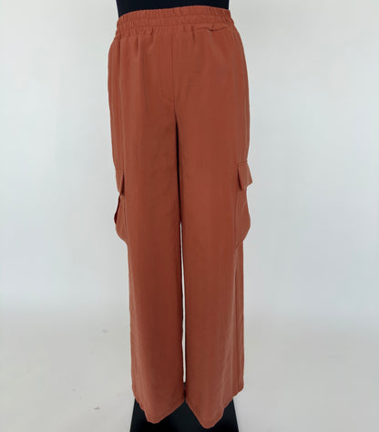 PANTALONE A PALAZZO CON TASCHE EFFETTO CUPRO DANIEL