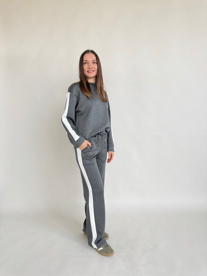 TUTA IN MODAL CON BANDA