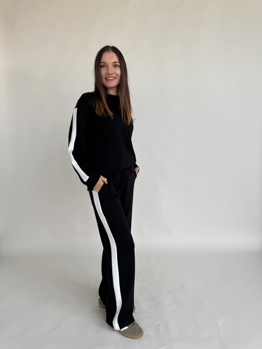 TUTA IN MODAL CON BANDA