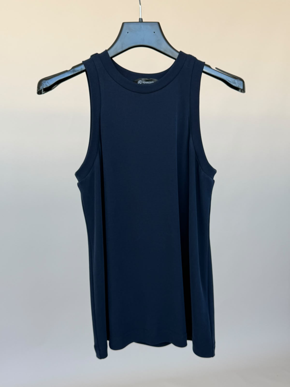 TOP CON SCOLLO ALL'AMERICANA